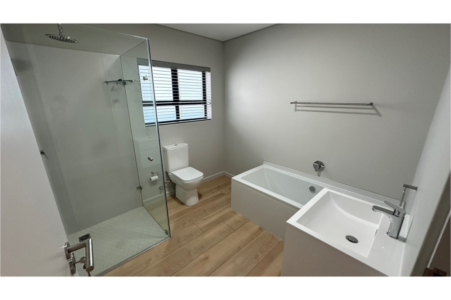 To Let 3 Bedroom Property for Rent in Lemoenkloof Western Cape